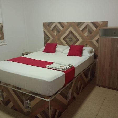 Hostal Kumbaya ซันตามาร์ตา ภายนอก รูปภาพ