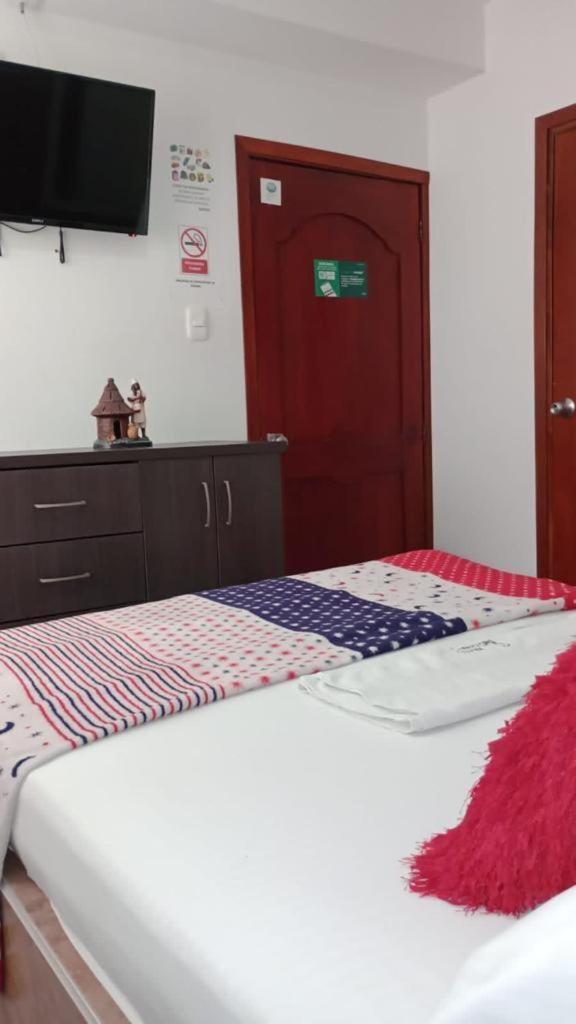 Hostal Kumbaya ซันตามาร์ตา ภายนอก รูปภาพ